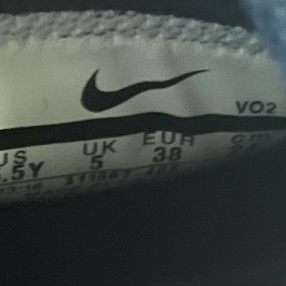 Nike - Picture 6 of 6